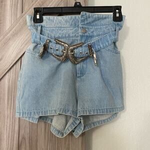 NWT Le Lis small high waisted shorts with belt